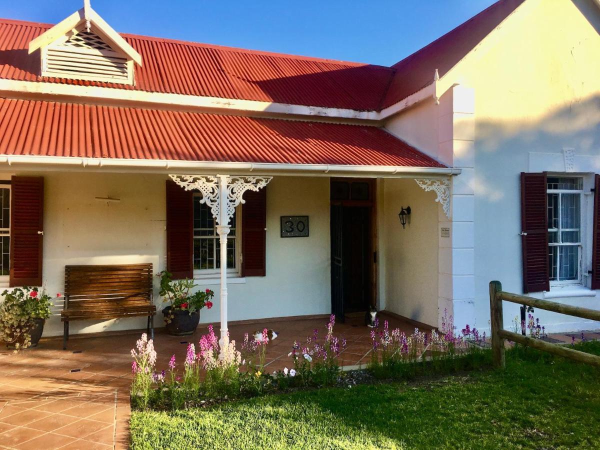 John Montagu Accommodation ภายนอก รูปภาพ
