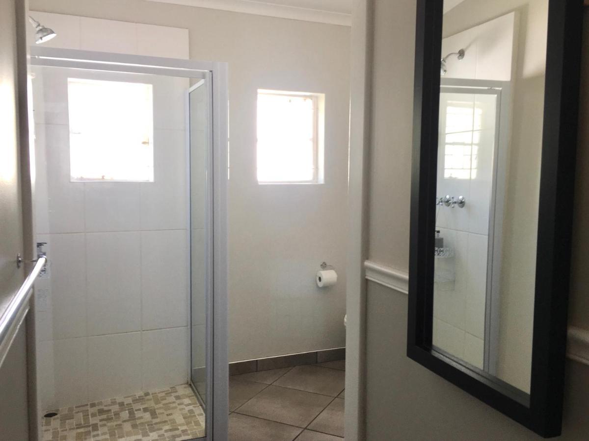 John Montagu Accommodation ภายนอก รูปภาพ
