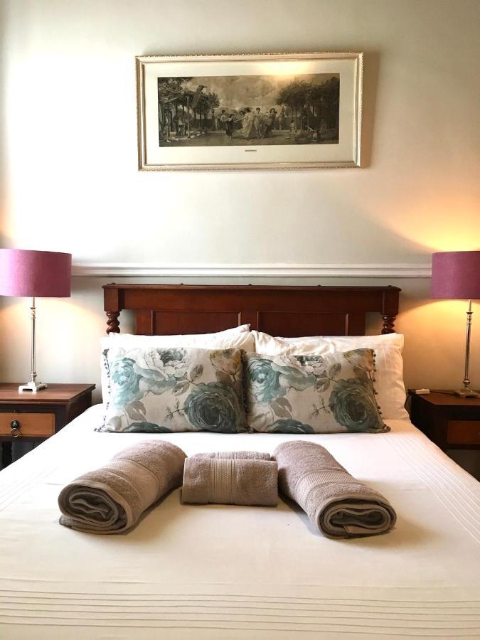 John Montagu Accommodation ภายนอก รูปภาพ